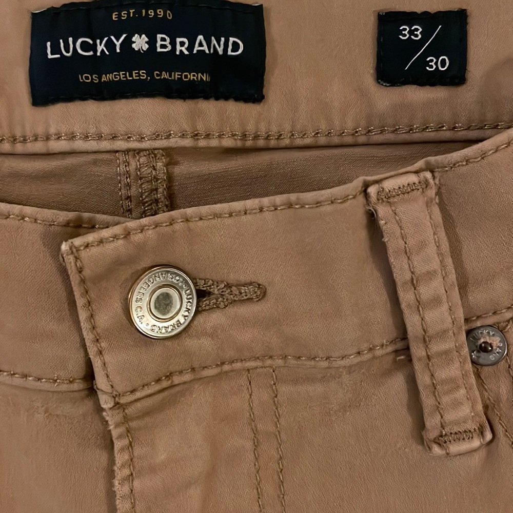 Lucky Brand Pants 33x30 in great condition.